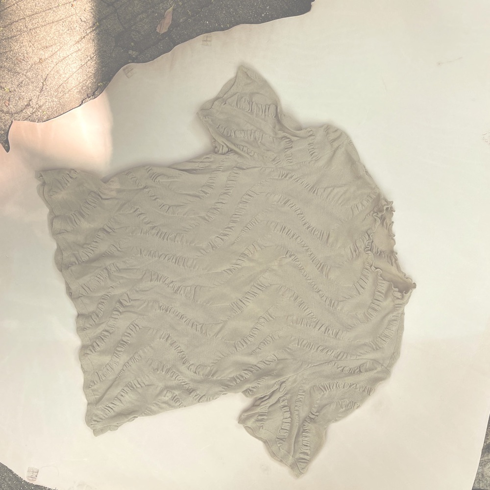 Vintage Y2K mesh lettuce edge mock neck top M